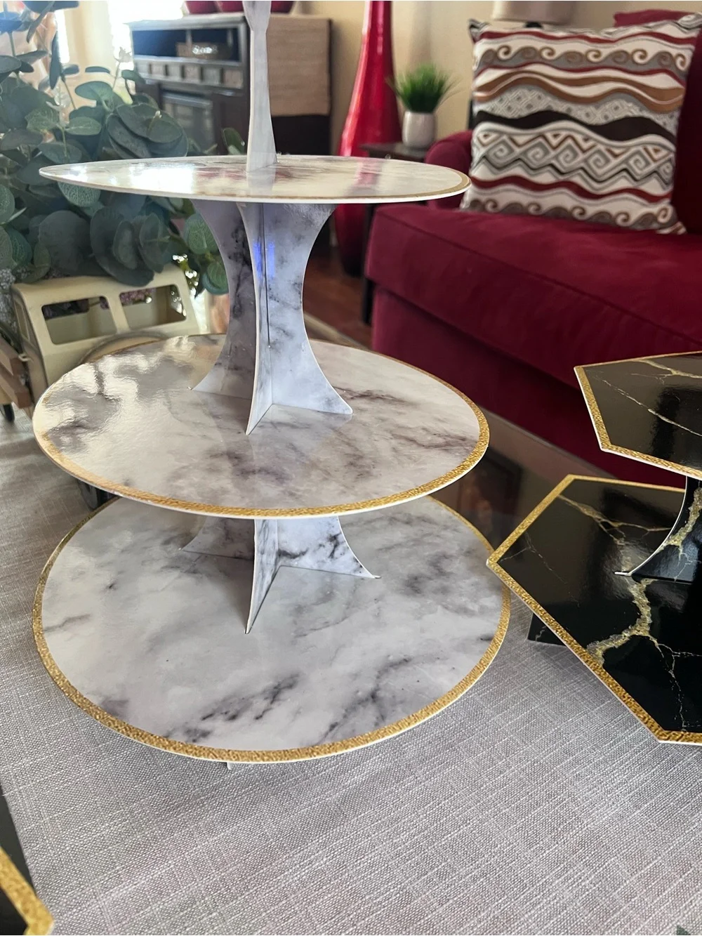 Candy Bar ..:Marble-Pattern Two-Tier Display Shelf - Black & White